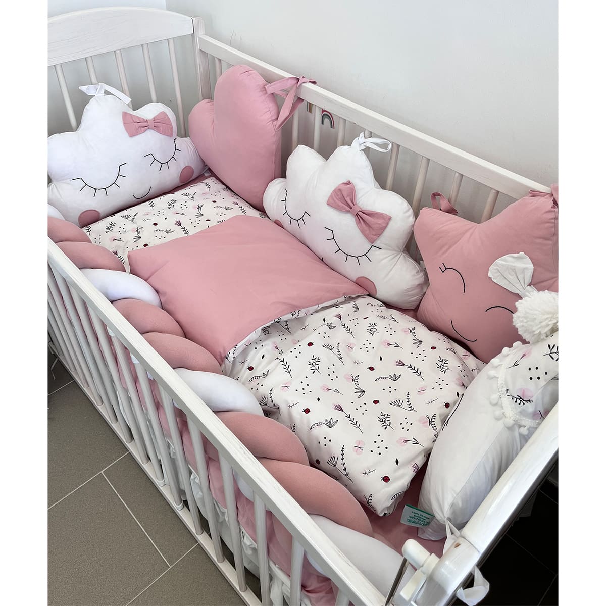 Posteljina i ogradica za krevetac - Puder i cvetići