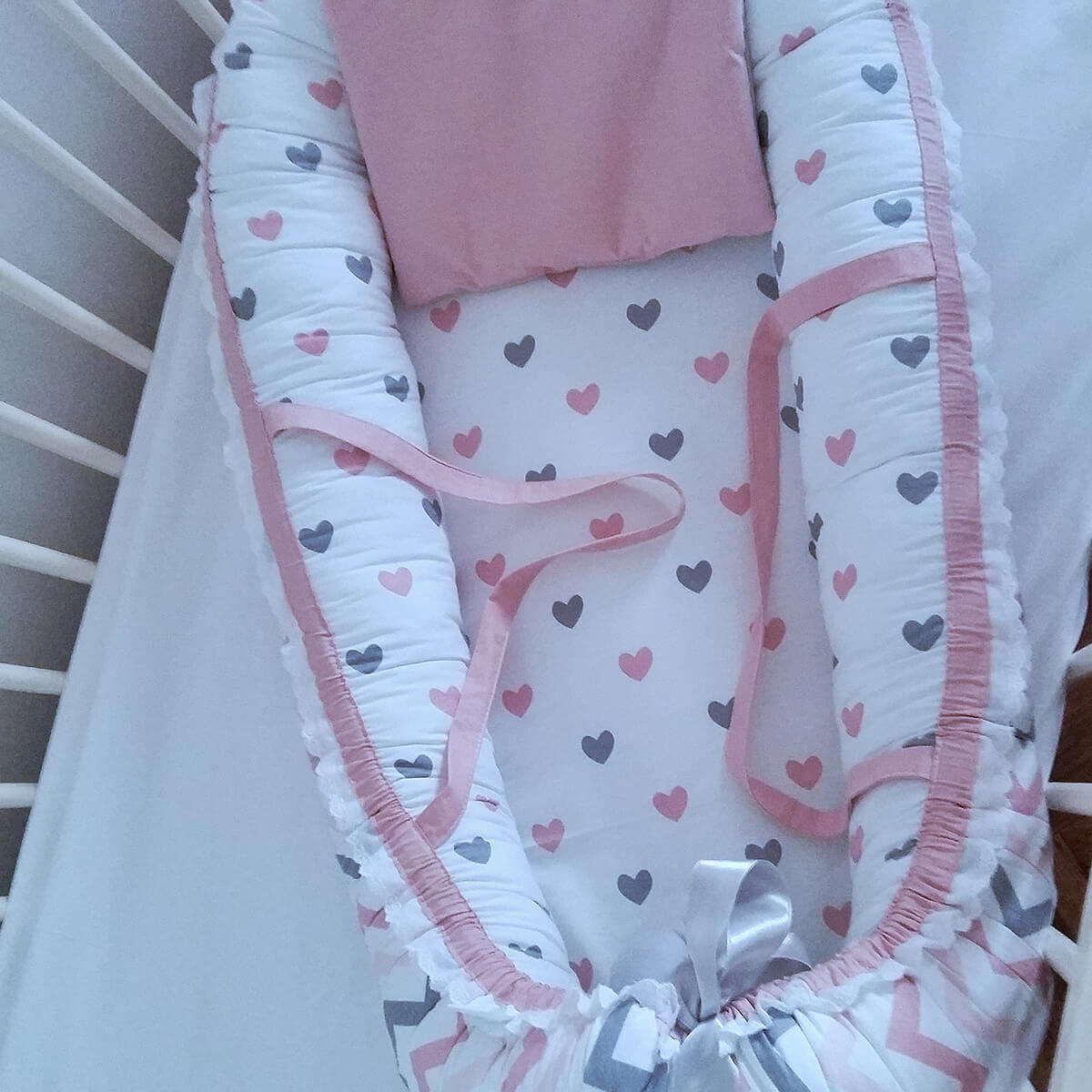 Gnezdo za bebe - roze cik-cak i srculenca roze