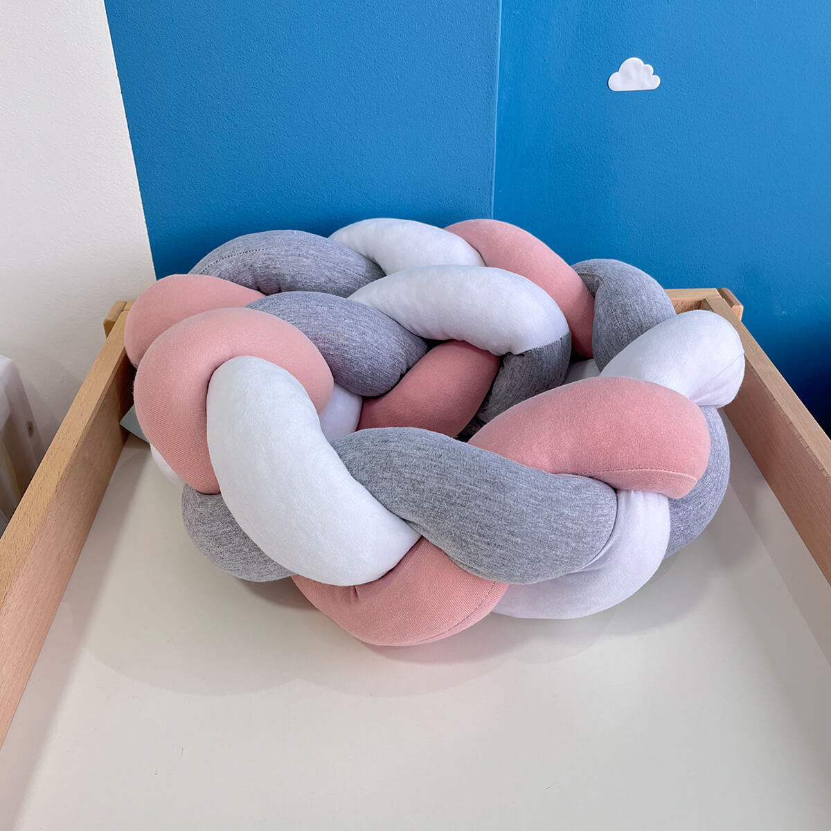 Pletenica belo- roze- siva