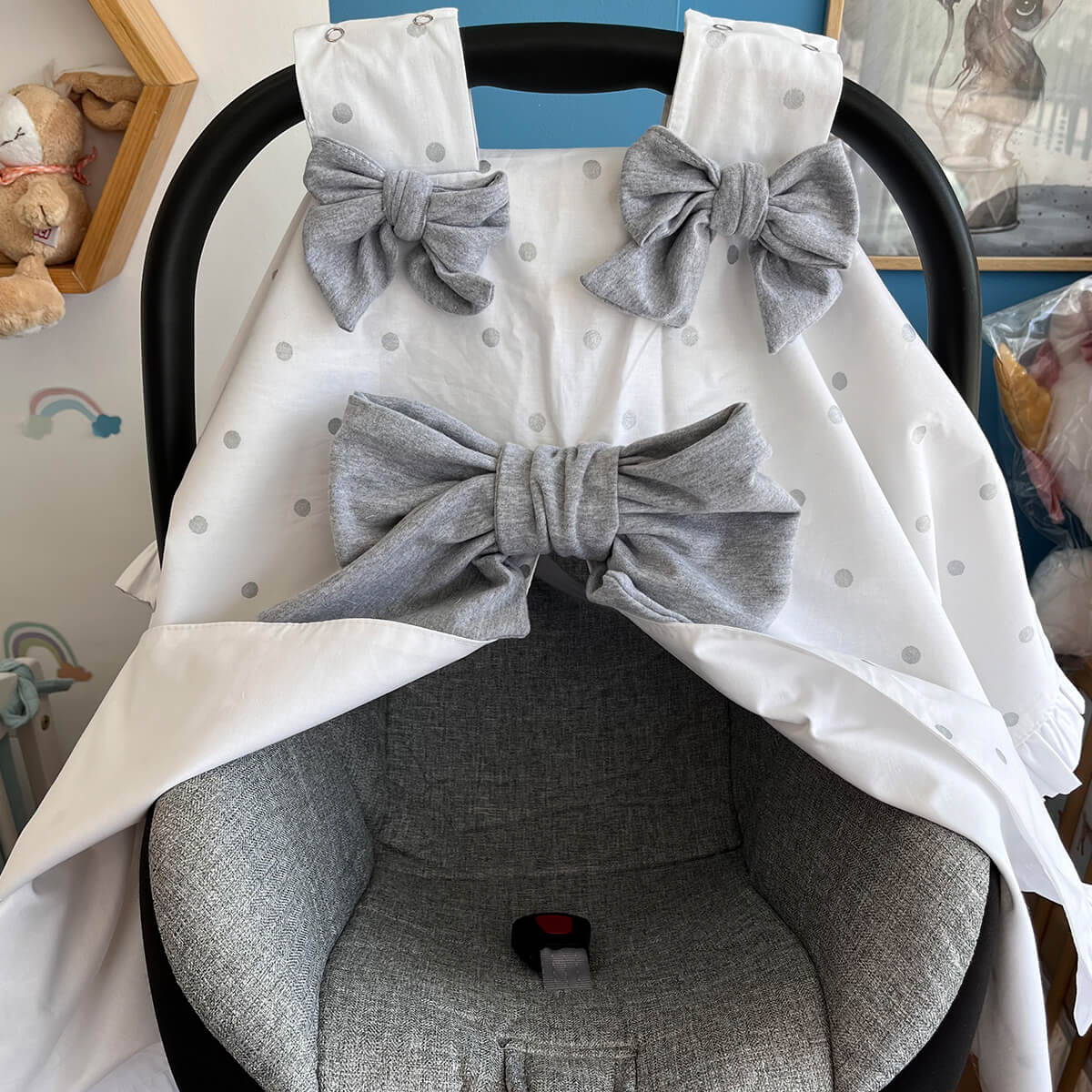 Zaštita za sedište belo i srebrne tufnice - zaštita od vetra i sunca za bebe